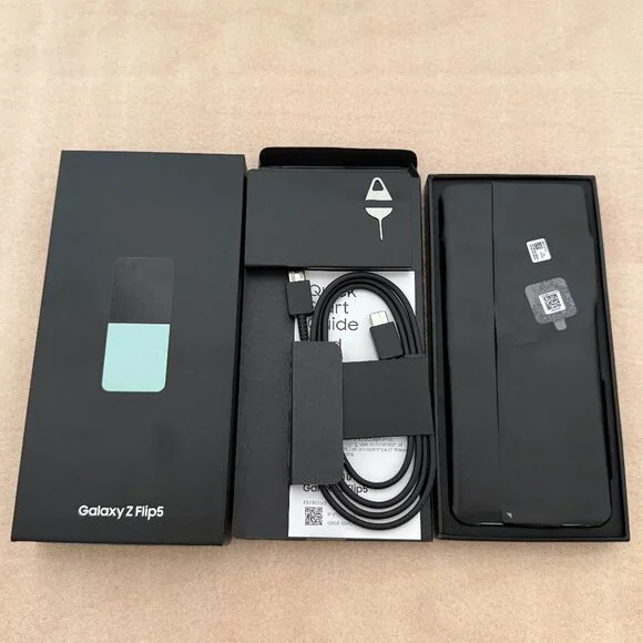 💯 Authentic📱Samsung📱 Galaxy Z Flip5 - 512 GB - Mint (Unlocked) - Picture 12 of 13